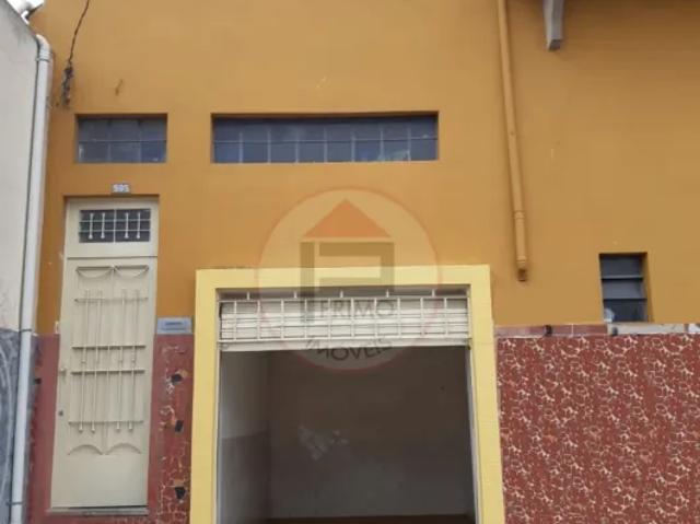 Sobrado Residencial com 3 dormitórios uma vaga de garagem