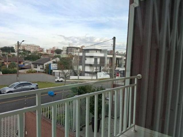 Sobrado Residencial com Suíte e Vagas de Garagem