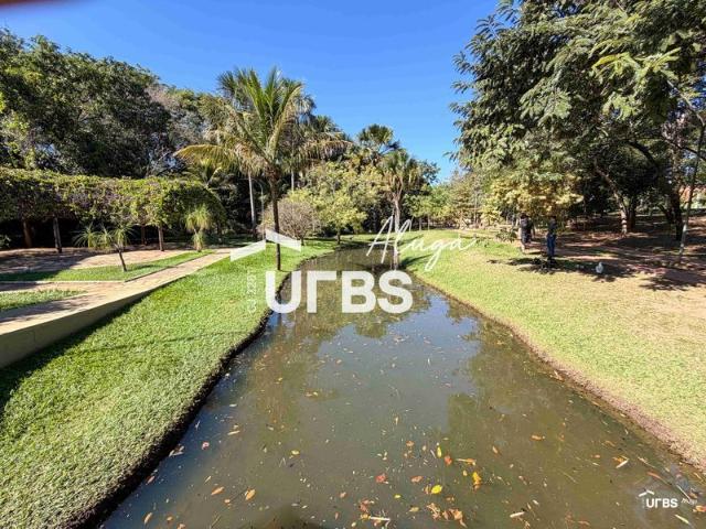 Condomínio Fechado, 273 m², 5 qts, 3 banh 5 vagas, Jardim Florença