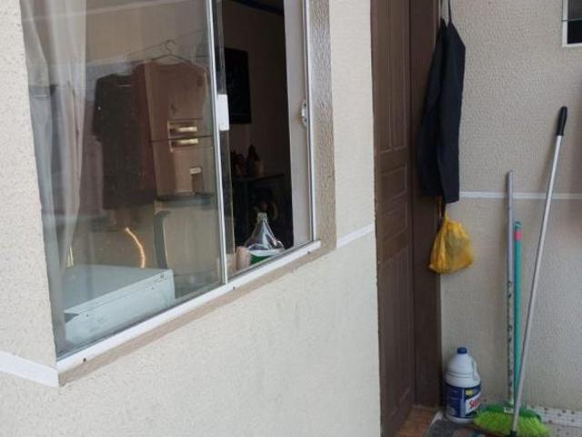 SOBRADO RESIDENCIAL DIVIDIDO EM 4 MORADIAS, TODAS COM 01 DORMITÓRIO