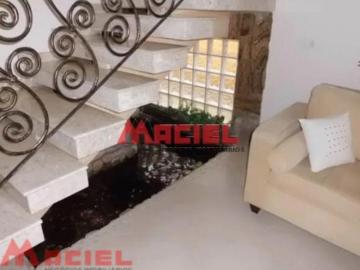 SOBRADO RESIDENCIAL EM CONDOMINIO FECHADO SUNSET PARK