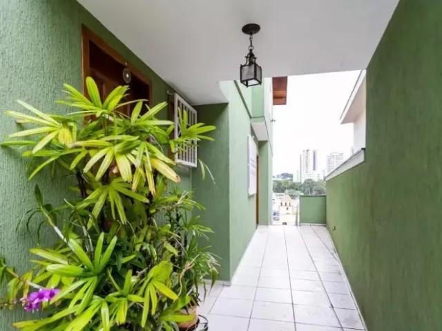 Sobrado Residencial / Jardim Peri com 3 suítes e 3 vagas cobertas