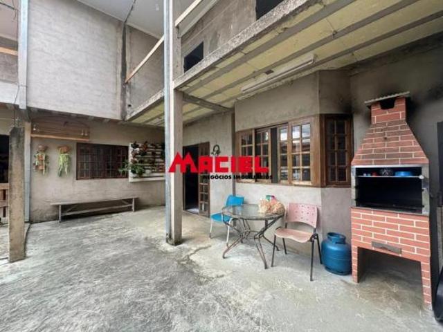 Sobrado Residencial União 3 quartos / 1 suíte / 3 vagas / amplo quintal