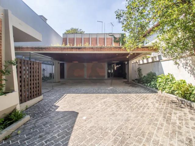 Sobrado Residencial 5 Dormitórios 3 Suítes à Venda no Alto da Boa Vista São Paulo/SP