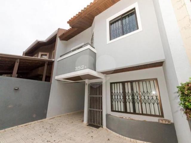 Sobrado Santa Quitéria 3 Dormitórios 1 Suíte 3 Vagas Ensolarado