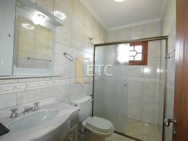 Sobrado triplex com piscina a 100m do Park Shopping