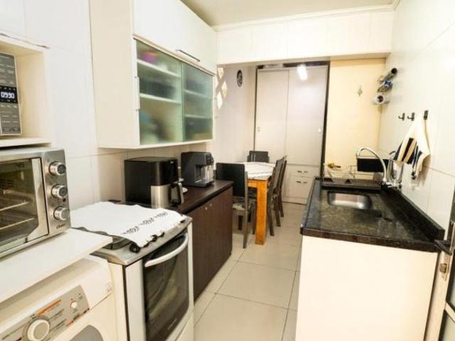 Sobrado tríplex com 101 m² e 3 quartos à venda em Uberaba por R$ 490.000