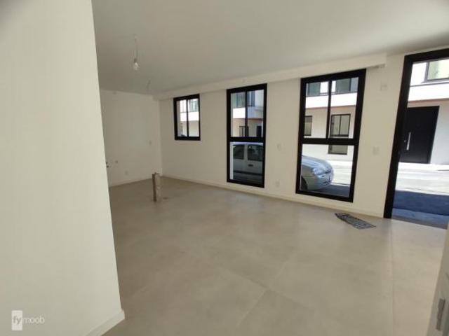 Sobrado Triplex com 3 suítes no Campina do Siqueira
