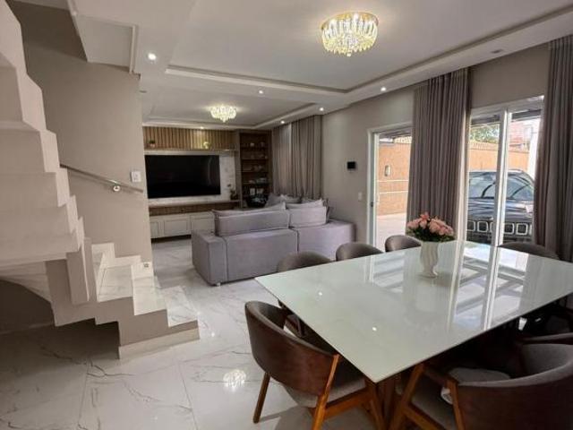 Sobrado Triplex à venda Boqueirão
