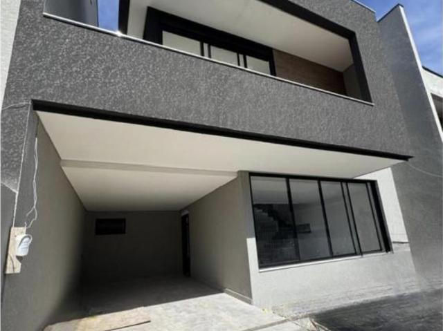 Sobrado Triplex Alto Padrão, 03 suítes com piso aquecido, em São José dos Pinhais PR
