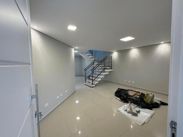 SOBRADO TRIPLEX DE 5 QUARTOS COM SUÍTE MASTER | 246 M² | ÁGUA VERDE CURITIBA