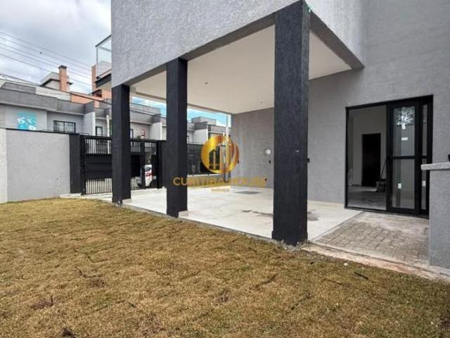 Sobrado triplex de esquina com 1 suíte e 2 demi suítes e terraço gourmet Cidade Jardim Amplo jardim