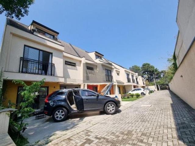 Sobrado Triplex em Condomínio à venda no bairro xaxim Curitiba PR