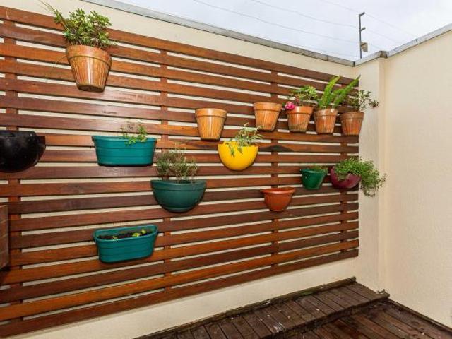 Sobrado Triplex em condomínio à venda com 210 metros quadrados com 4 quartos