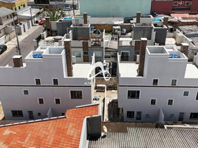 Sobrado Triplex em Condomínio • Sítio Cercado