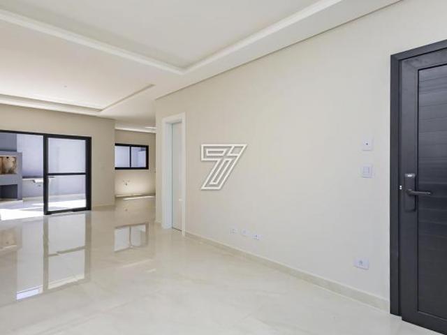 Sobrado triplex novo com 193,95 m² privativos, 3 s