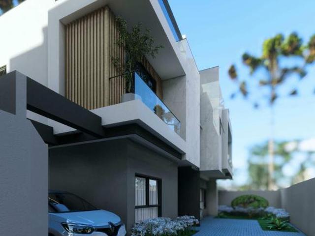 SOBRADO TRIPLEX NO GABIROTUBA
