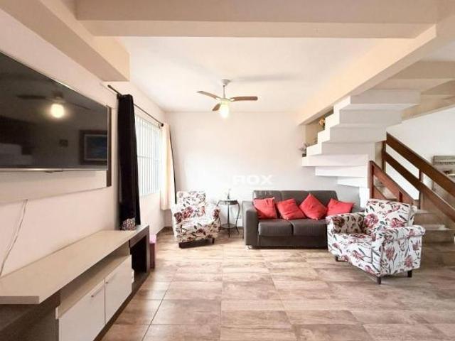 Sobrado triplex no litoral com 4 quartos à venda Matinhos/PR