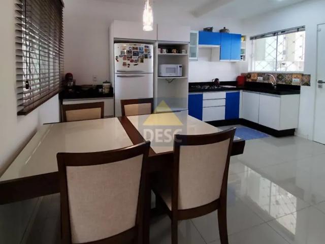 Sobrado à venda no Bairro Nova Esperança em Balneário Camboriú