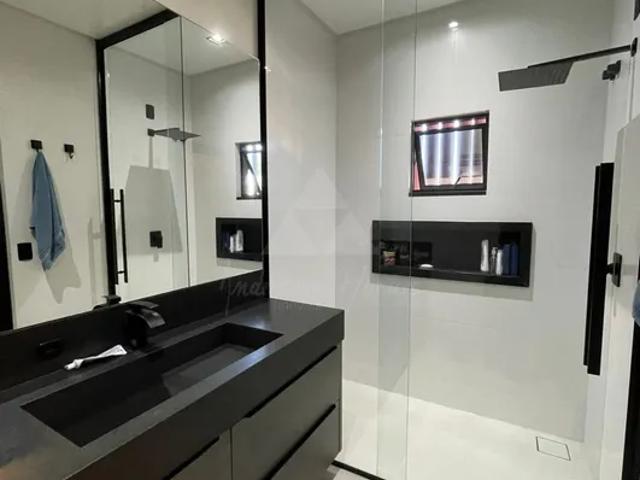 Sobrado à venda com 3 dormitórios, sendo 1 suíte master, 210m², r$2.400.000,00, bairro itajuba, barr