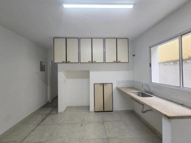 Sobrado vila Sonia, 3 dormitórios, 2 vaga, prox do metro.fl58