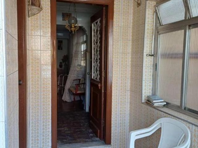 Sobrado 07 x 40 com 3 dorm 2 wcs edícula 2 vagas varanda e quintal no Campo Grande Santos/SP