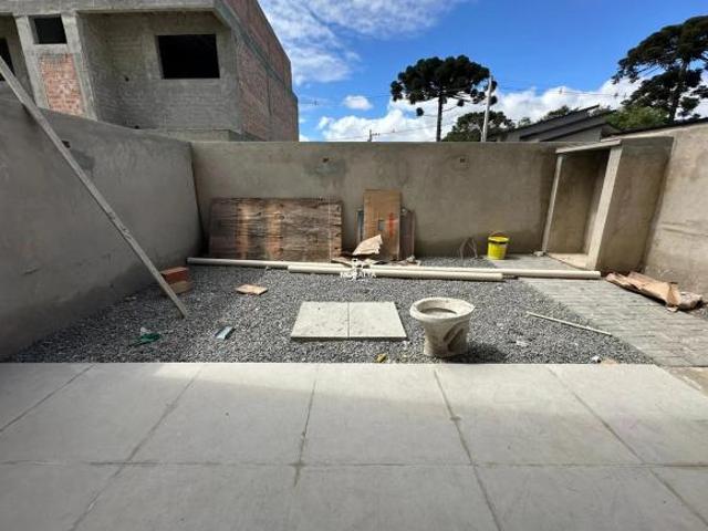 Sobrado 03 Quartos, sendo 01 Suíte 02 Demi Suítes, com amplo Terraço em Condomínio Fechado no Costei