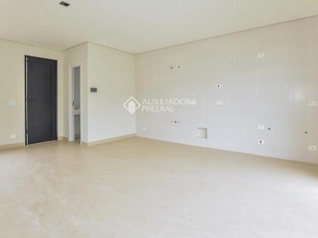 Sobrado 163m², 3 Quartos, Suíte, Quintal e Rooftop no Guabirotuba Tramonto Residenziale