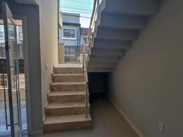 Sobrado 162m² à venda por R$ 750.000,00 3 três Dormitórios, Sendo 1 uma Suíte Canoas/RS