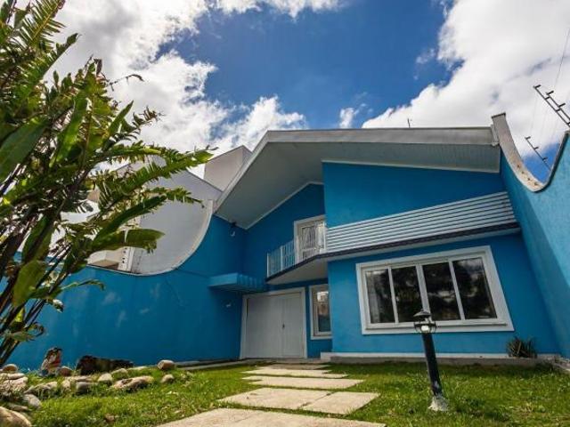 Sobrado 240 m² 4 quartos no Guaíra