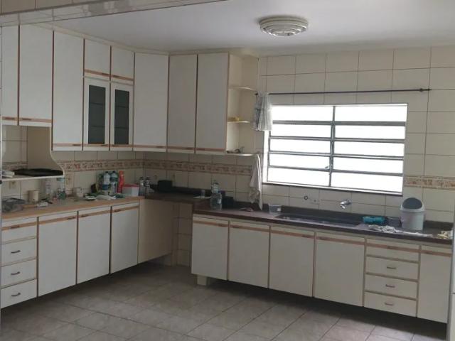 Sobrado 250 mts residencial ou comercial 3 dormitórios, edicula e garagem para 6 autos