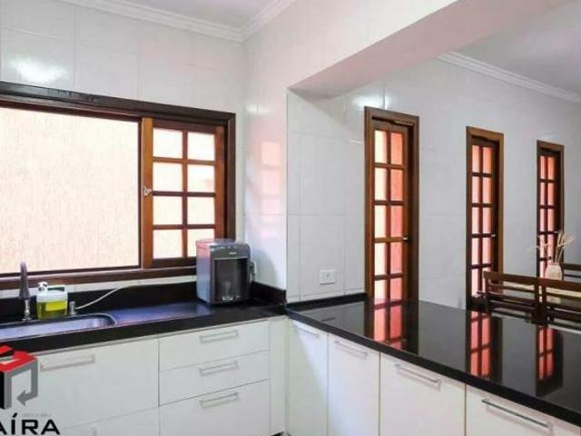 Sobrado 203m² Localizado no bairro Jardim Santo André SP