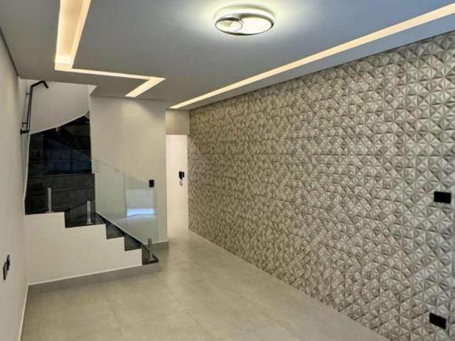 Sobrado 2 Dormitórios com Quintal – 63m²