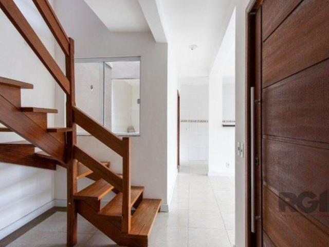 Sobrado 2 dormitórios mais terreno de esquina de 192m2