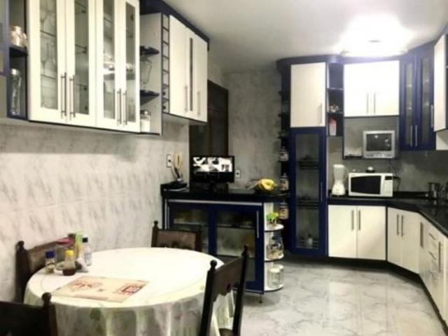 Sobrado 350m2 4 Dormitórios 3 Suítes 5 Vagas Interlagos