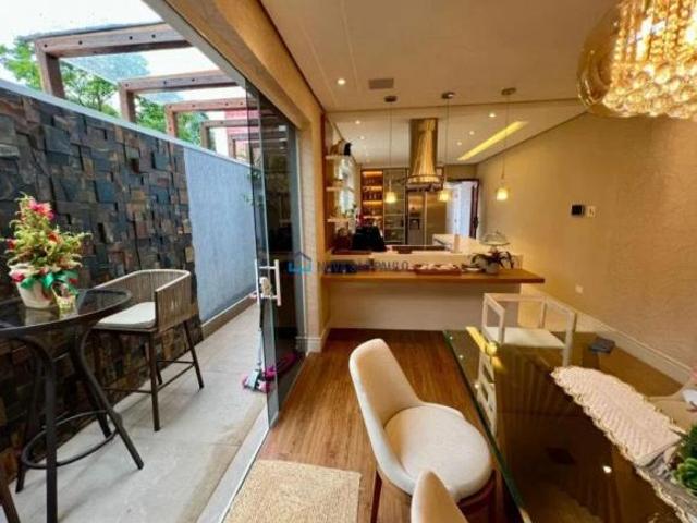 sobrado 300m2.3 dormitorios, 1 suite,2 vagas. Vila Mascote