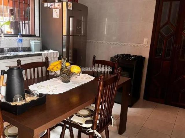 Sobrado 300m² com 3 dormitórios, suíte, sala de jantar,3 vagas, Vila Gilda, Santo André, SP