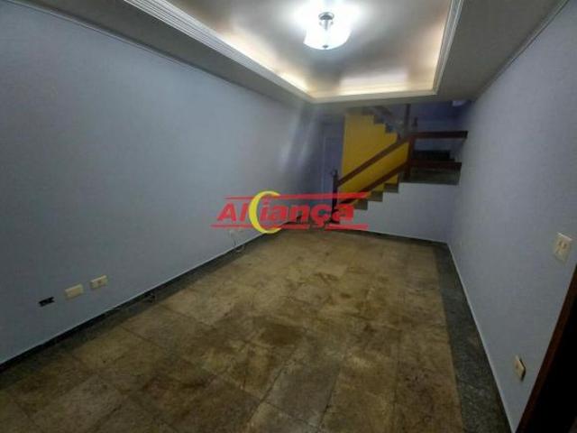 Sobrado 300m² à venda, com 3 dormitórios sendo1 suíte  4 vagas  salão de festas no Bom Clima