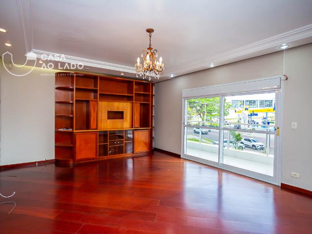 Sobrado 315m² com 04 quartos no Bom Retiro Curitiba/PR