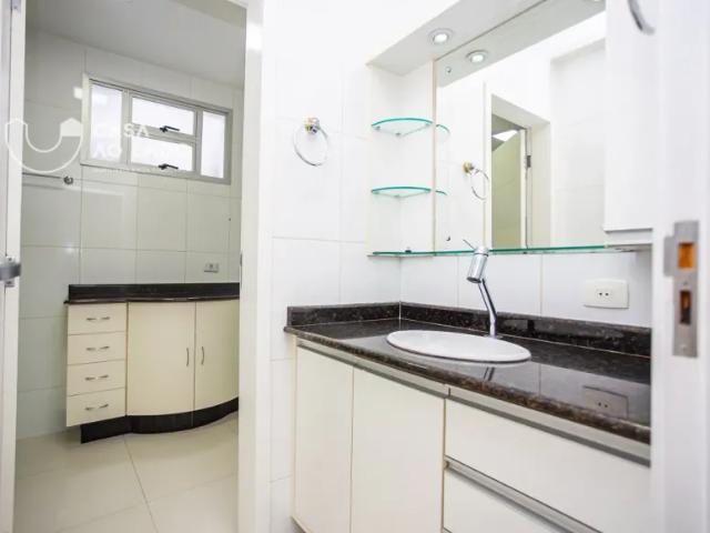 Sobrado 315m² com 04 quartos no Bom Retiro Curitiba/PR