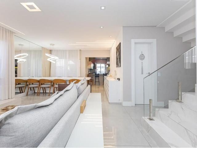 Sobrado 337m², no Condomínio Paysage Las Palmas Bairro Xaxim