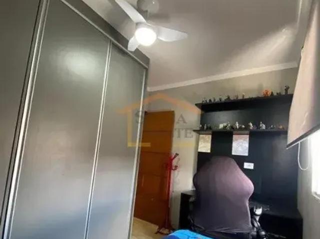 Sobrado 3 dormitórios, sendo 1 suíte, 2 vagas de garagem cobertas. 85m² Vila Nivi