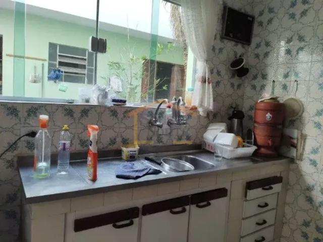 Sobrado 3 dormitórios, suíte, edícula, 2 vagas. 200m² Água Fria