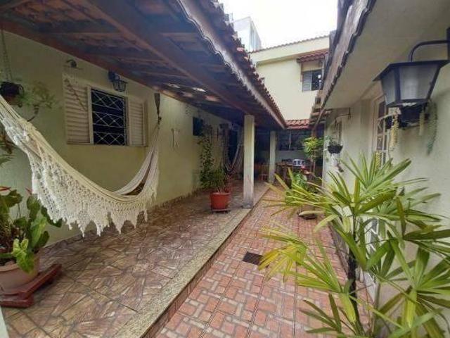 Sobrado 3 dormitórios com quintal