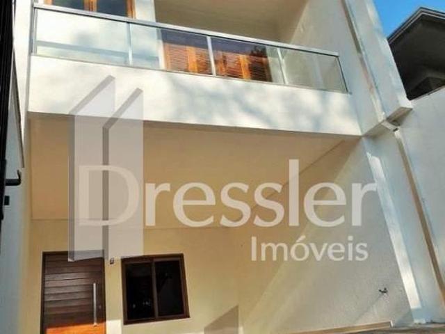 Sobrado 3 dormitórios Lajeado RS | living 2 ambientes