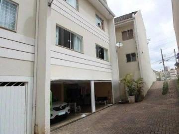 Sobrado 3 Quartos 1 Suíte em Condomínio Fechado na Av. Kennedy Curitiba