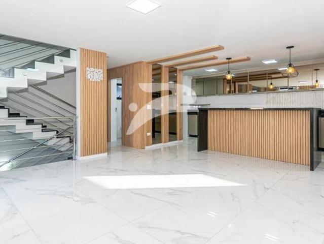 Sobrado 3 Quartos Xaxim 174m²