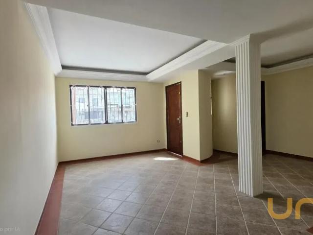 Sobrado 3 Quartos Guabirotuba 195m²