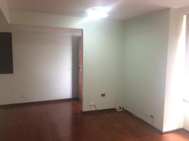 Sobrado 3 quartos, sendo uma suíte