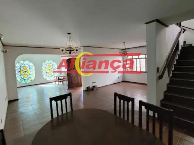 Sobrado 450m² para alugar com 4 quartos, sendo suítes, 4 vagas, Jd. Maia